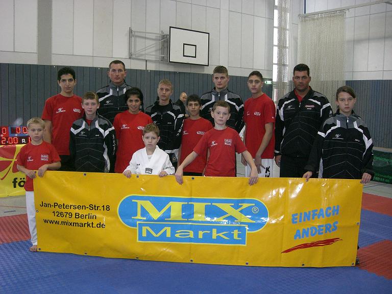 Taekwondo Elite Berlin e.V. mit dem Sponsor MIX Markt!